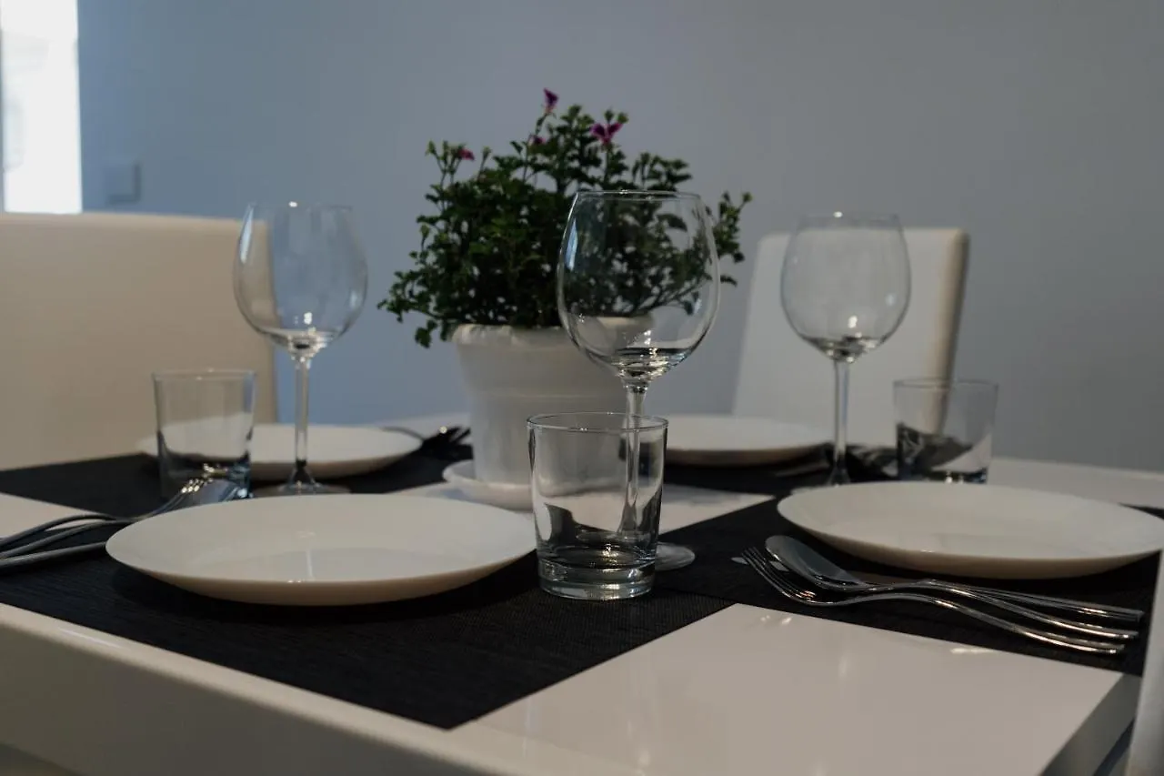 Domus Residence - Catullo - バーリ