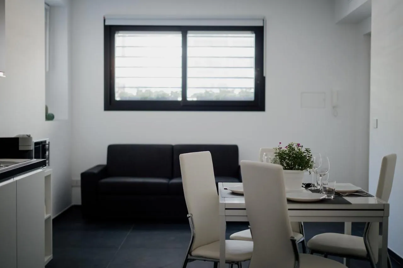 Domus Residence - Catullo - バーリ アパート